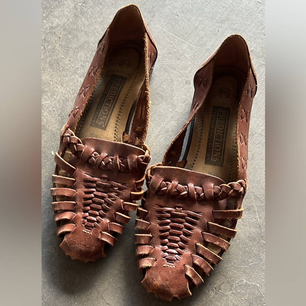 Predictions leather sandal sz 7.5